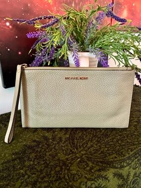 Michael Kors Green Leather Wristlet
